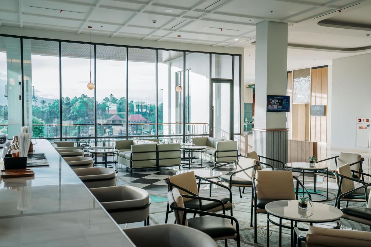 Luwansa Hotel&Convention Center Manado Buitenkant foto