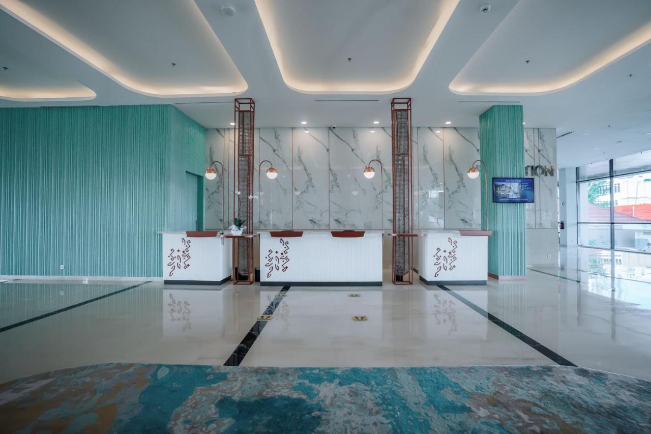 Luwansa Hotel&Convention Center Manado Buitenkant foto