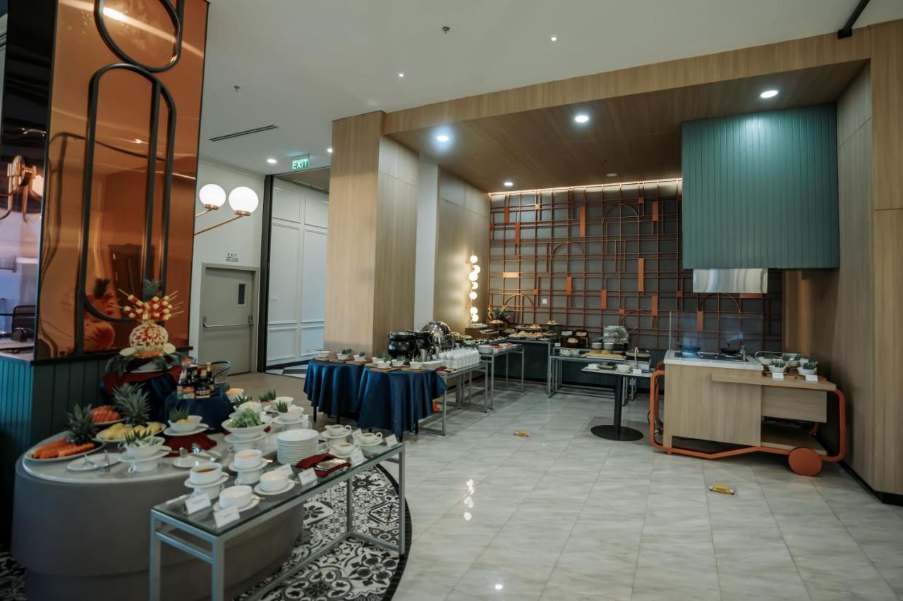 Luwansa Hotel&Convention Center Manado Buitenkant foto
