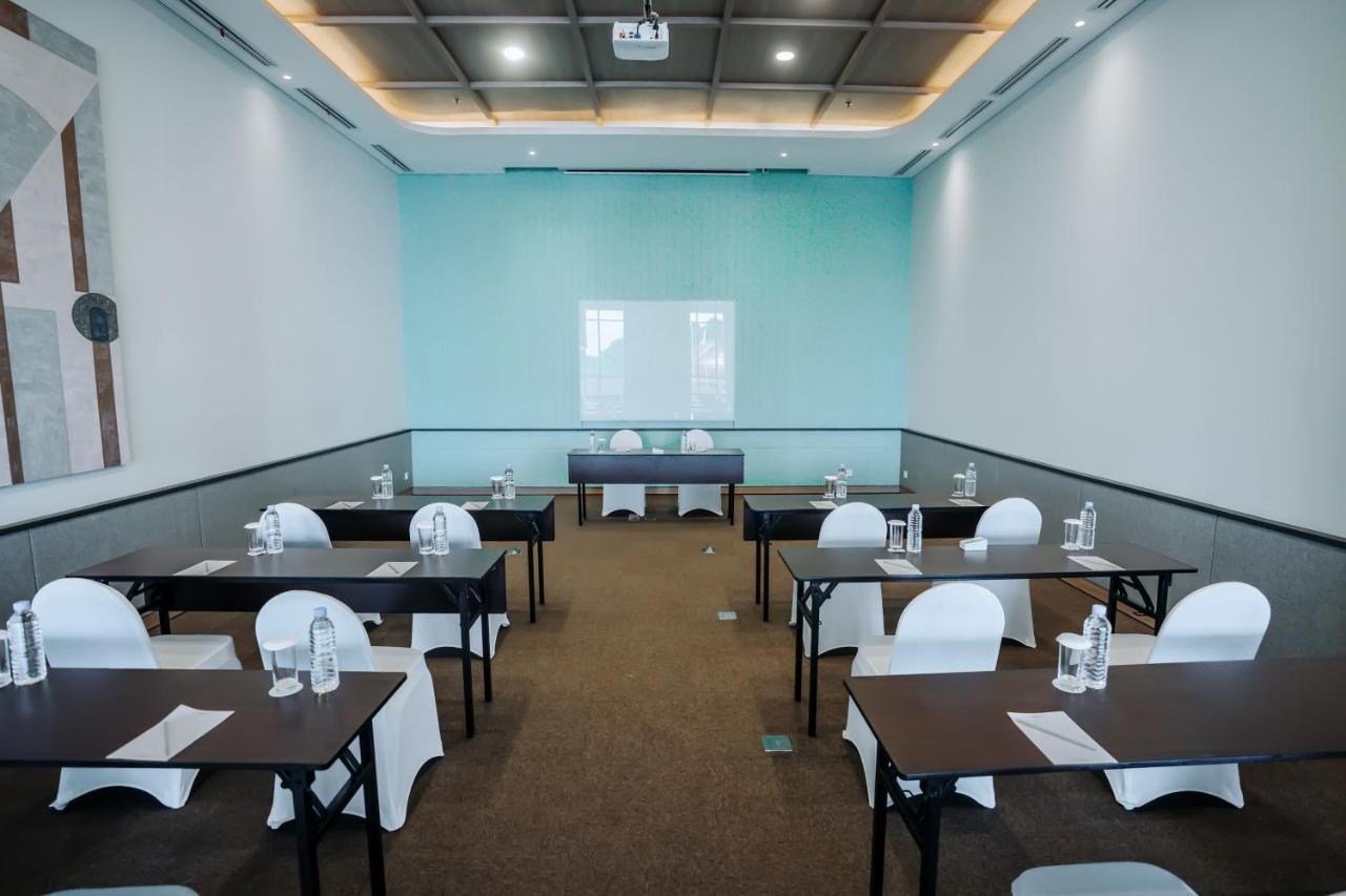 Luwansa Hotel&Convention Center Manado Buitenkant foto
