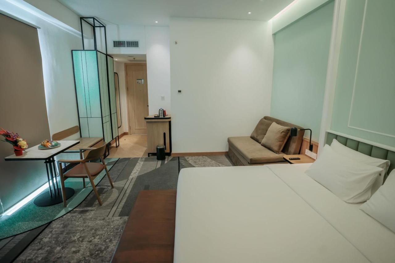 Luwansa Hotel&Convention Center Manado Buitenkant foto