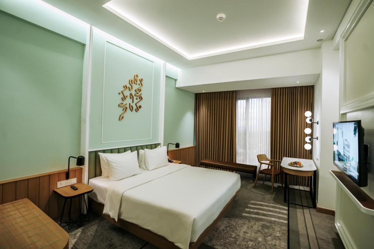 Luwansa Hotel&Convention Center Manado Buitenkant foto